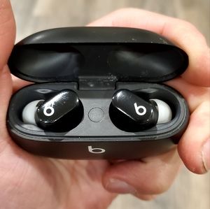 Beats buds headphones